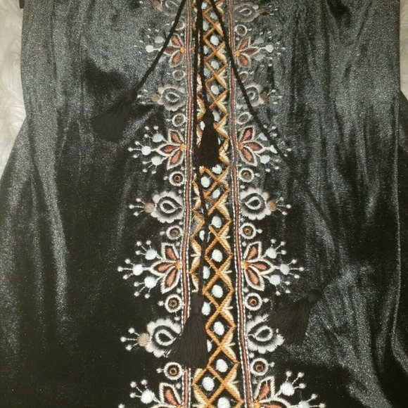 Aeropostale Solid Tie V-Neck Embroidered Velvet Shift Dress Style# 3491 Size XS - Picture 4 of 5